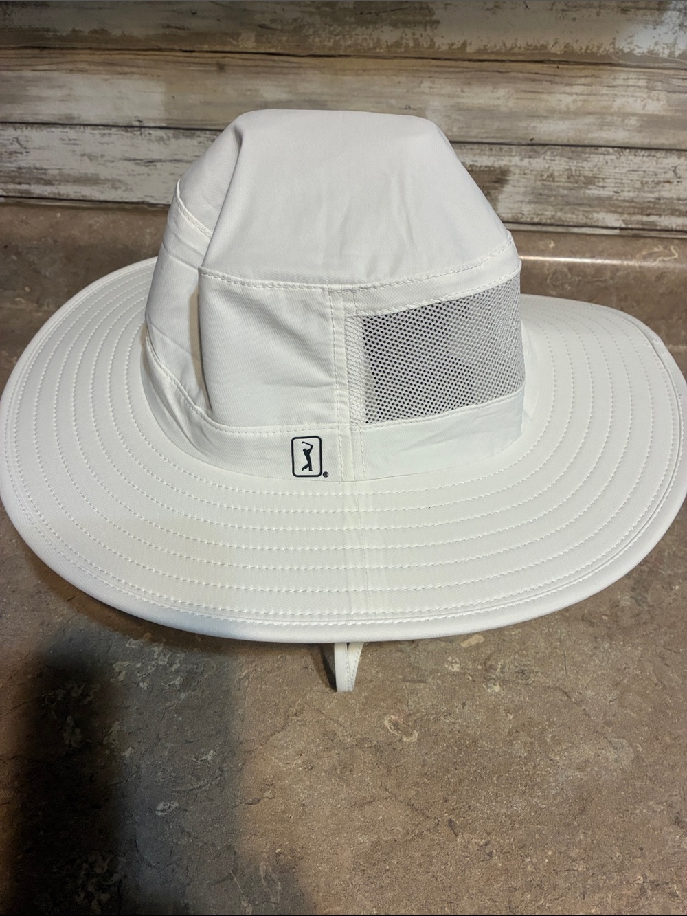 PGA TOUR Men's White Wide-Brim Ventilated Sun Hat NWT